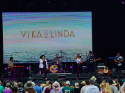 Vika & Linda - Red Hot Summer Tour. Sun 26/3/2023. Bella Vista Farm. Copyright Greg Foster (Aussie Greg)