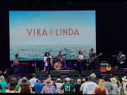 Vika & Linda - Red Hot Summer Tour. Sun 26/3/2023. Bella Vista Farm. Copyright Greg Foster (Aussie Greg)