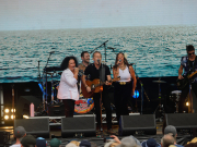 Vika & Linda - Red Hot Summer Tour. Sun 26/3/2023. Bella Vista Farm. Copyright Greg Foster (Aussie Greg)